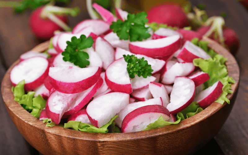 Radishes A Crunchy, Low-Potassium Snack