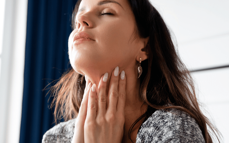 Throat or Neck Discomfort An Unsettling Symptom of Stage 2 Thyroid Cancer